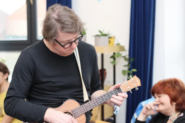 Ukulenka - ukulele workshop - momentka z hraní