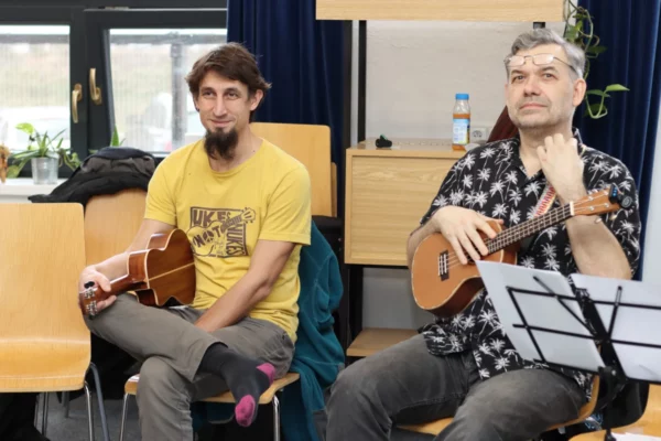 Ukulenka - ukulele workshop - momentka z hraní