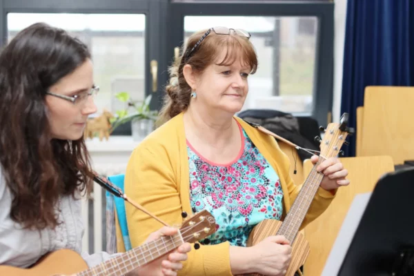 Ukulenka - ukulele workshop - momentka z hraní